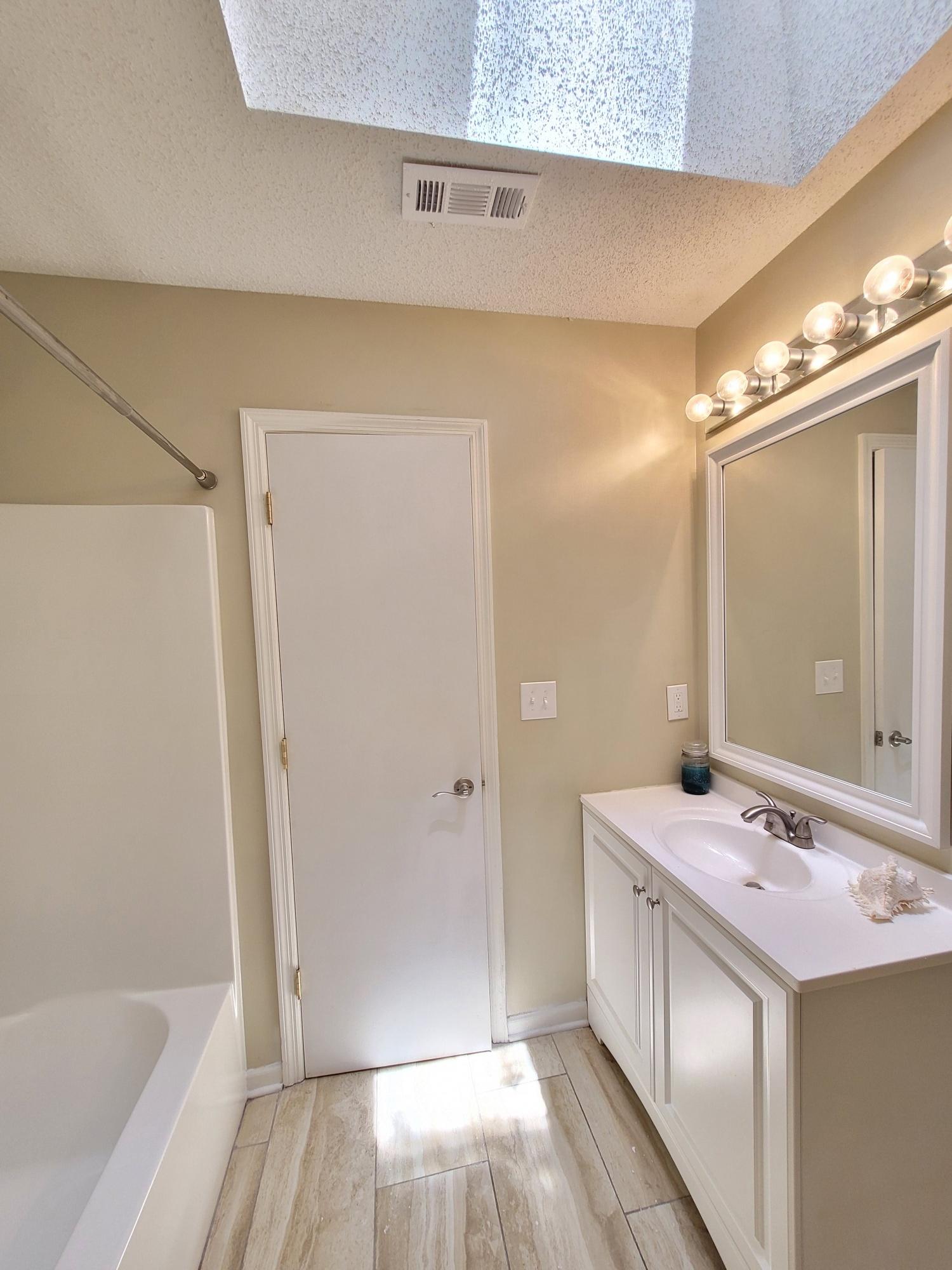 HOLLYROD PARK - Residential