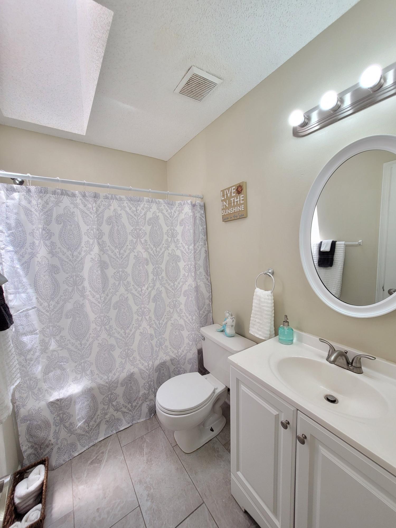 HOLLYROD PARK - Residential