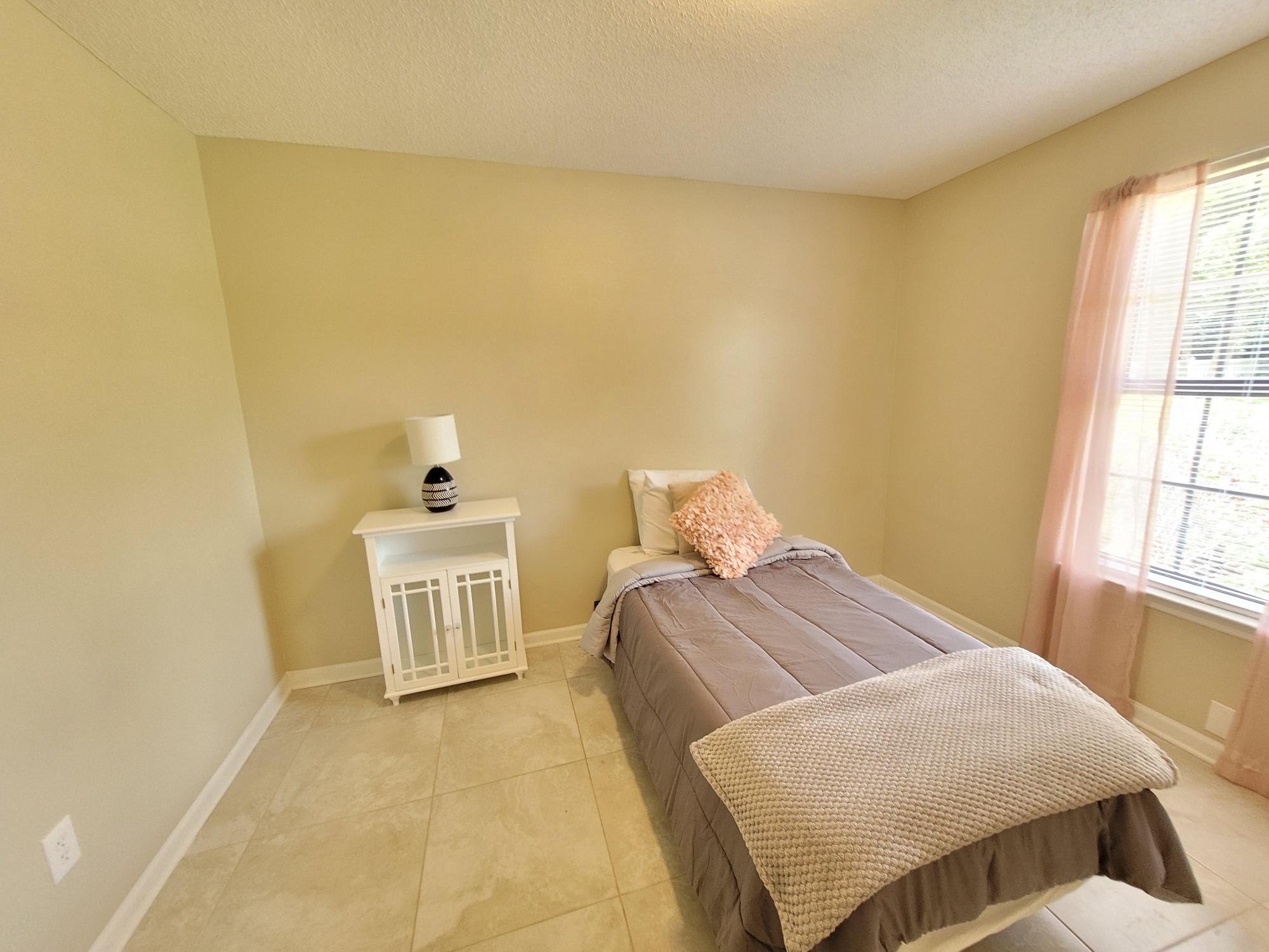 HOLLYROD PARK - Residential