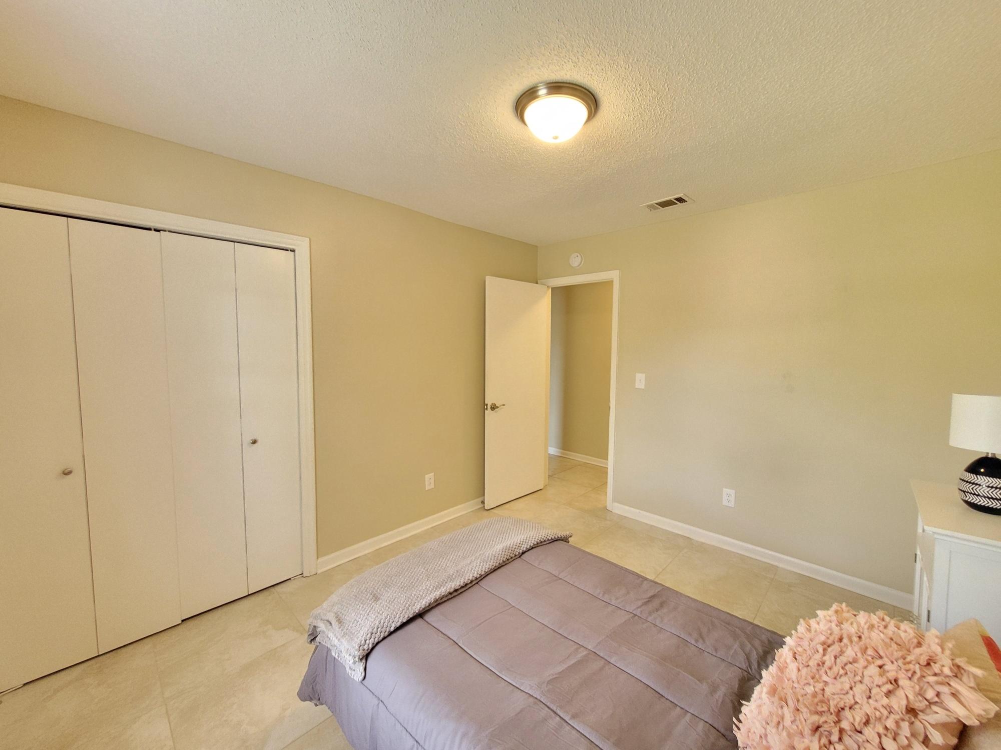 HOLLYROD PARK - Residential