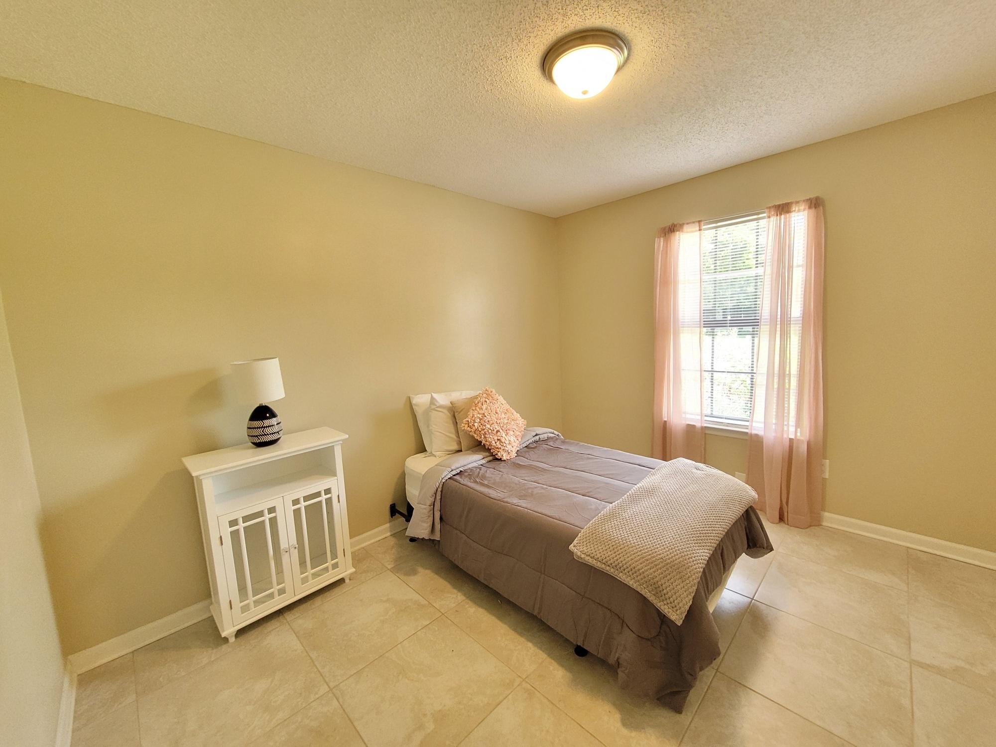 HOLLYROD PARK - Residential