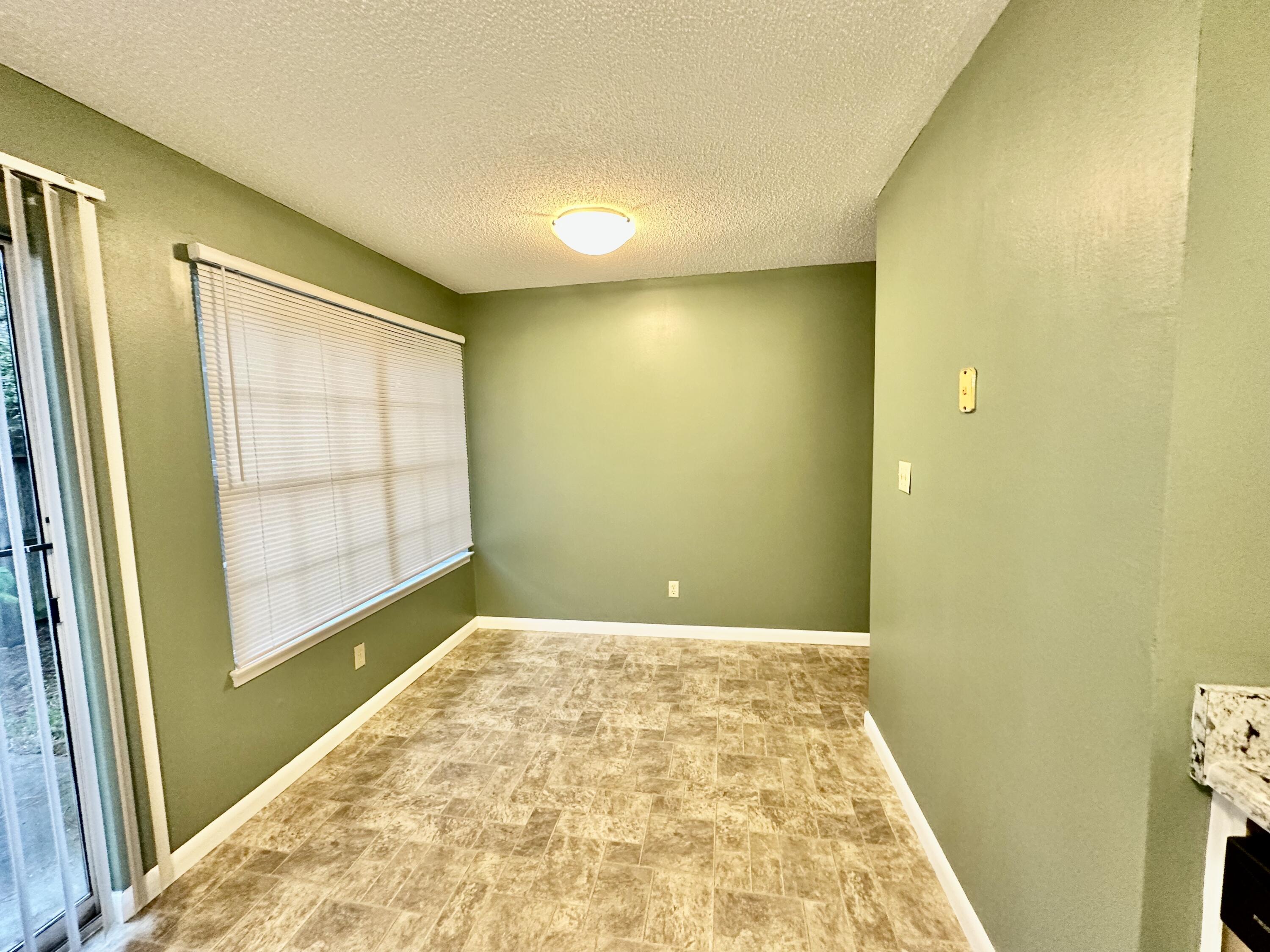 YORKTOWN AT WILLOW BEND - Residential Lease