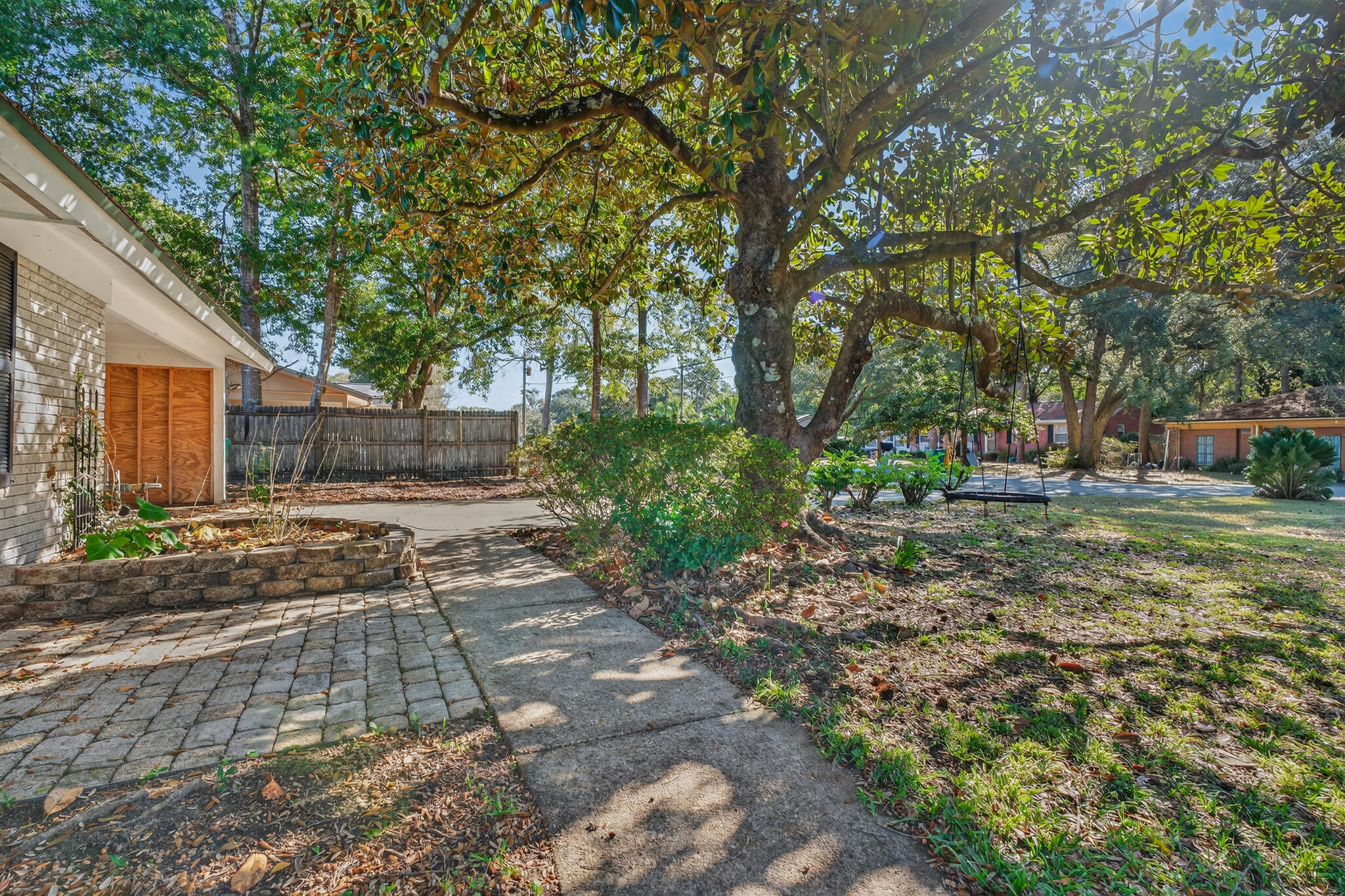 BAYOU POQUITO - Residential