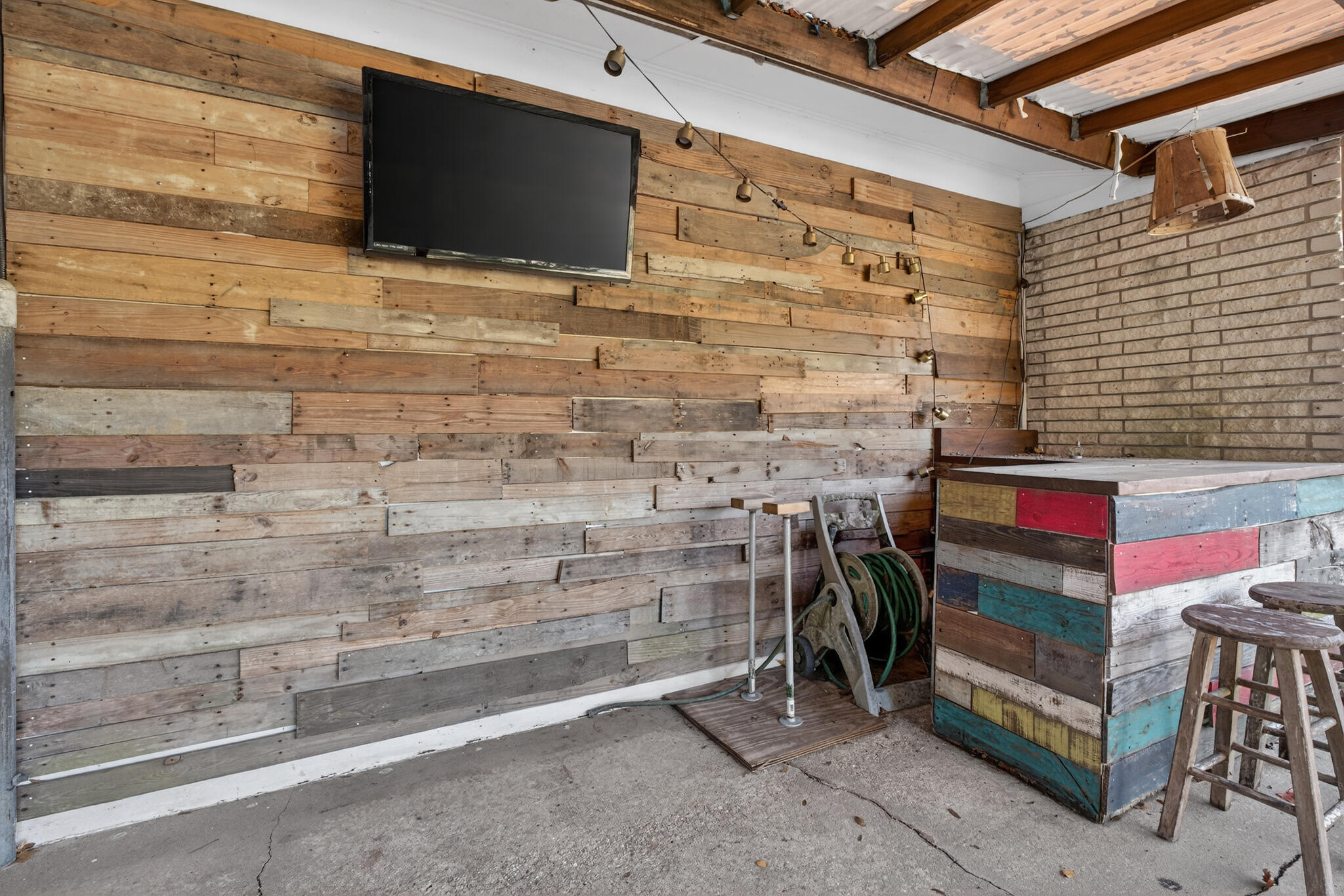 BAYOU POQUITO - Residential