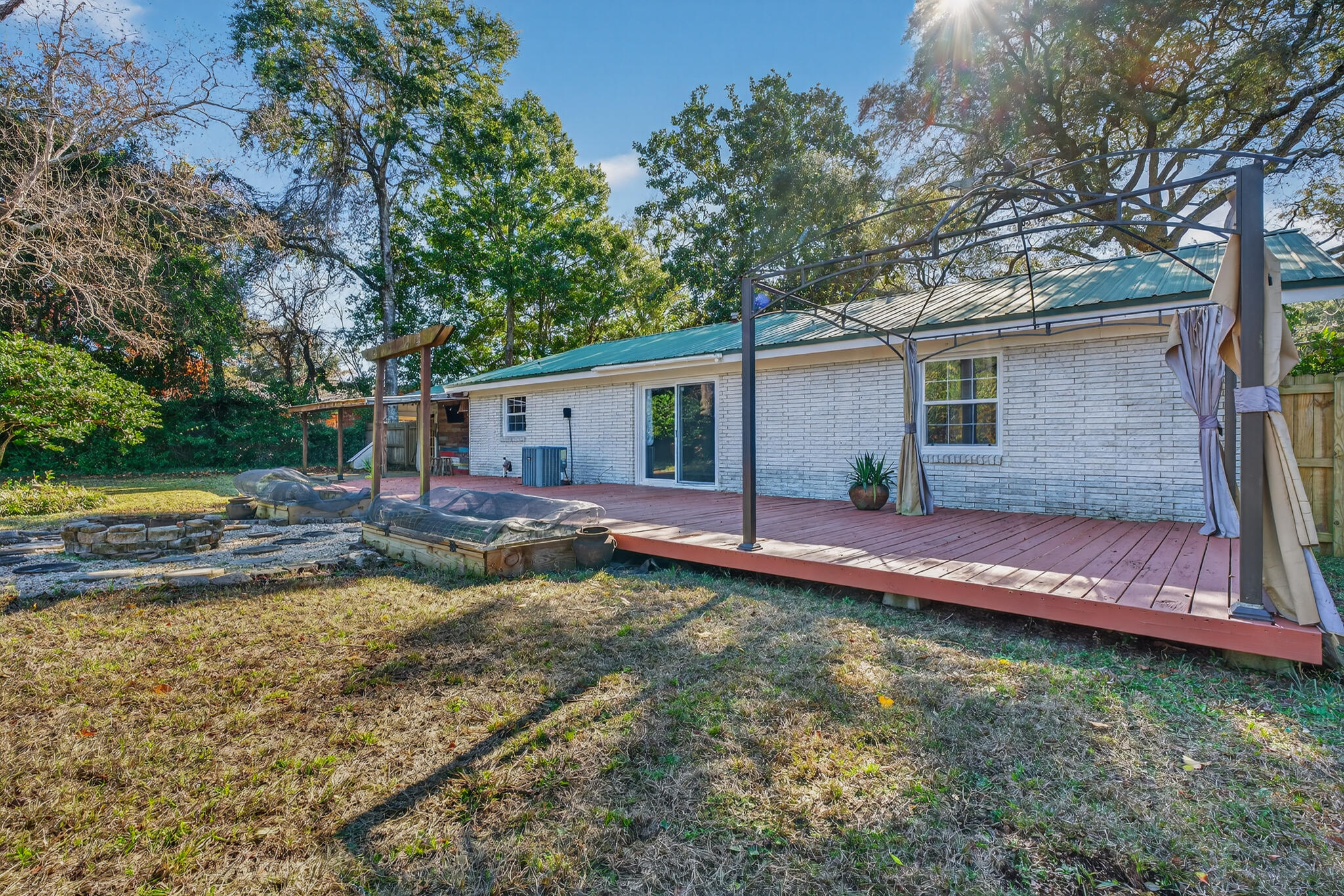 BAYOU POQUITO - Residential