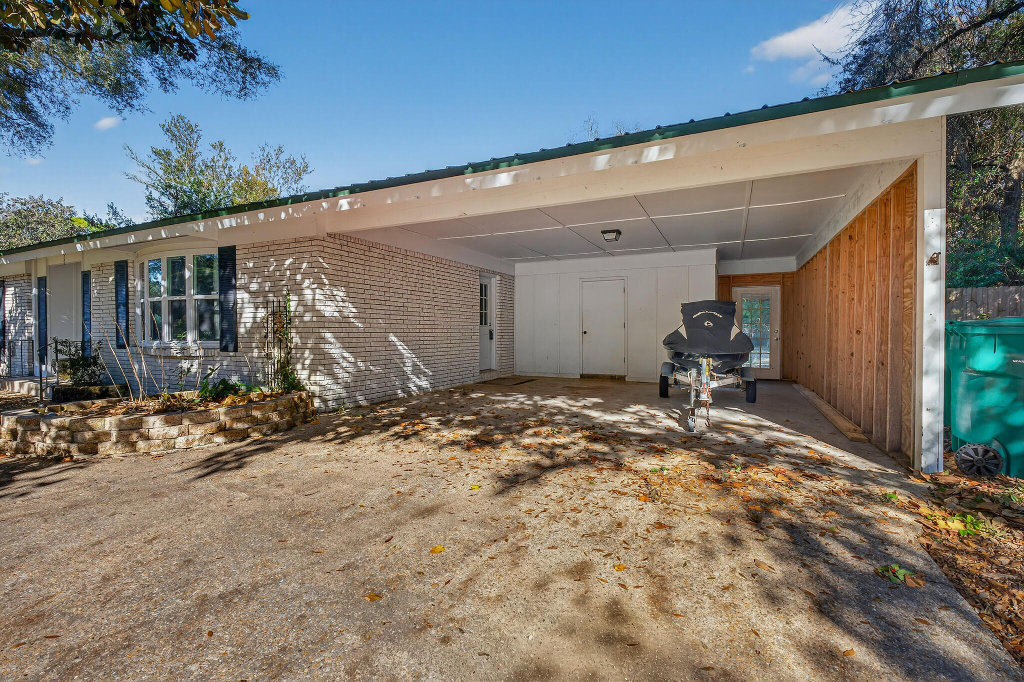 BAYOU POQUITO - Residential