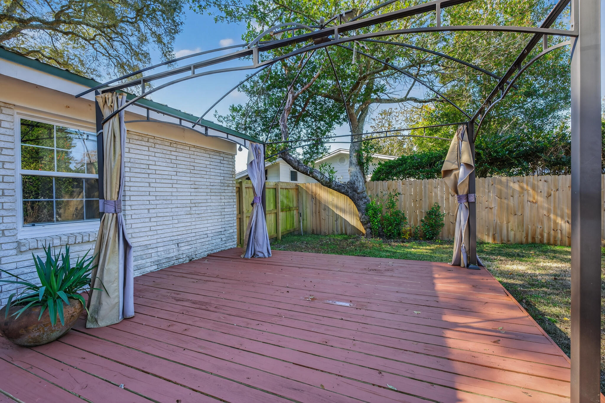 BAYOU POQUITO - Residential