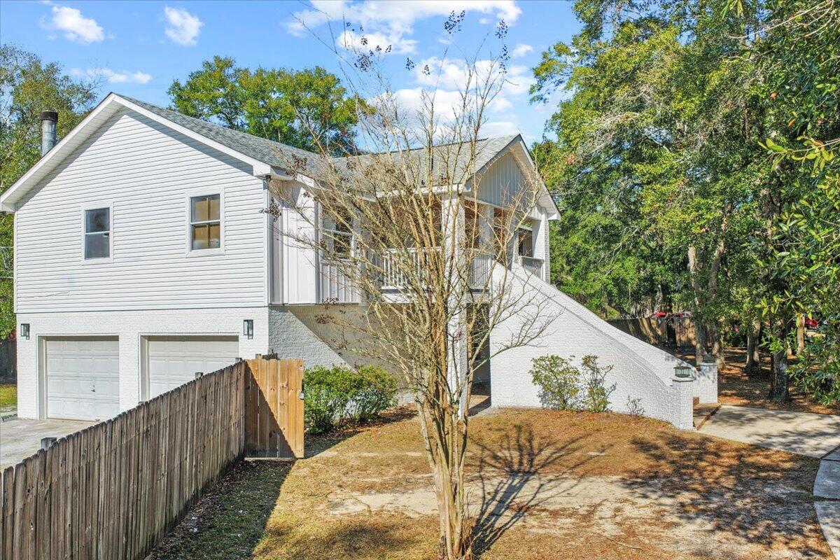 HOLLEY SHORES - Residential