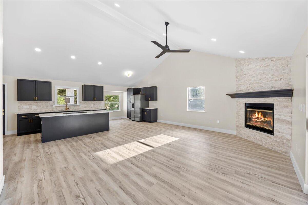 HOLLEY SHORES - Residential