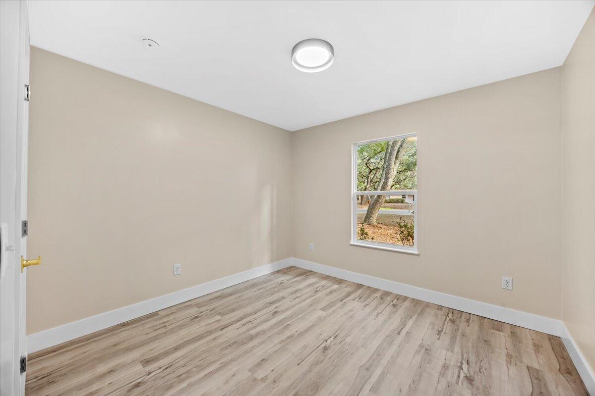 HOLLEY SHORES - Residential