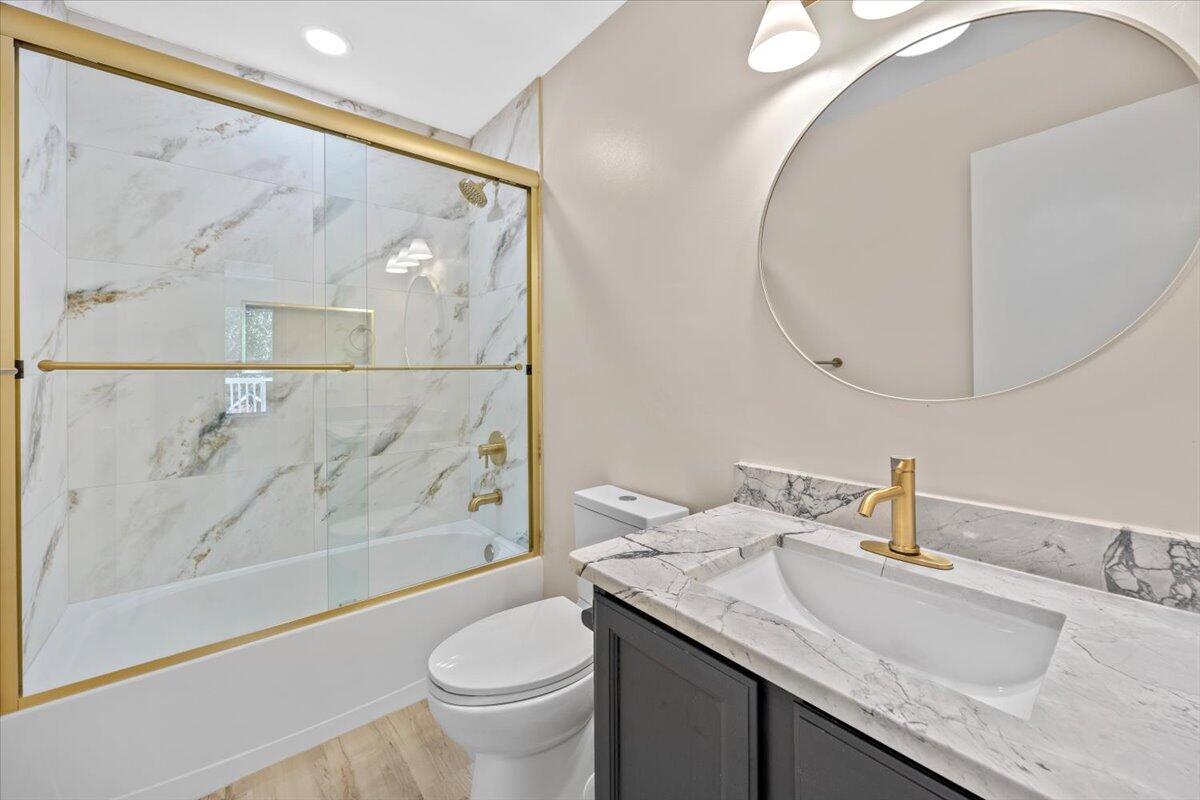 HOLLEY SHORES - Residential