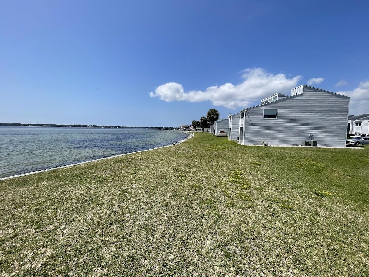 FINISTERRA CONDO - Residential