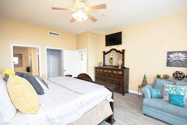 CRYSTAL VIEW CONDO - Residential