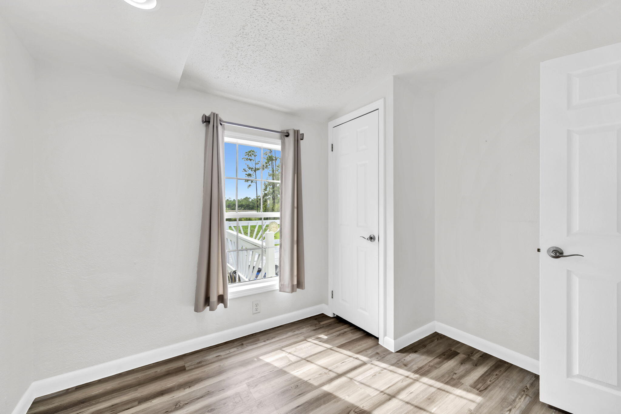 BURNT MILL CREEK - Residential