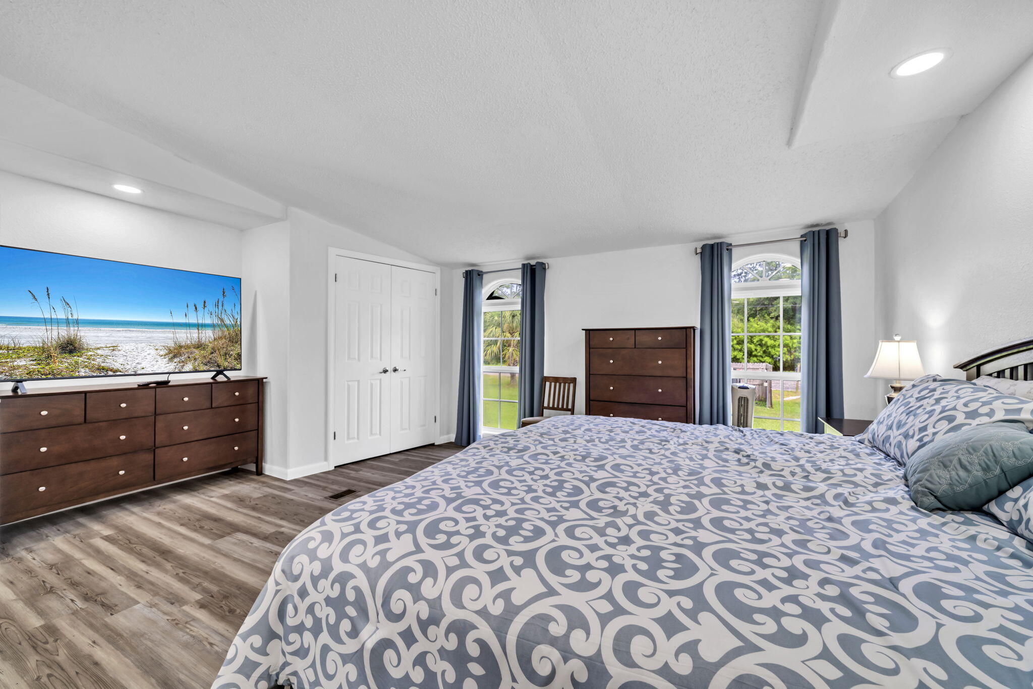 BURNT MILL CREEK - Residential