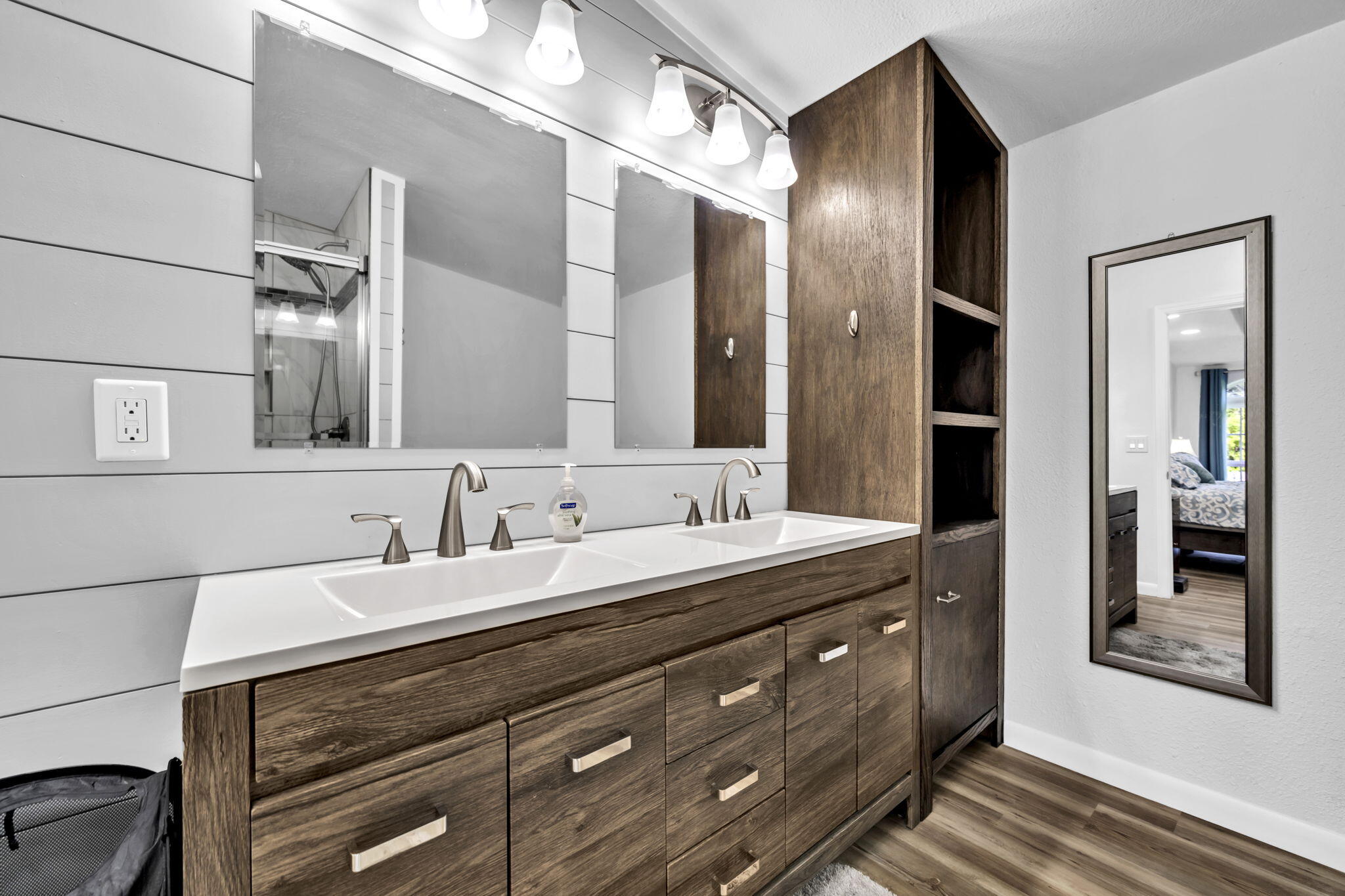 BURNT MILL CREEK - Residential