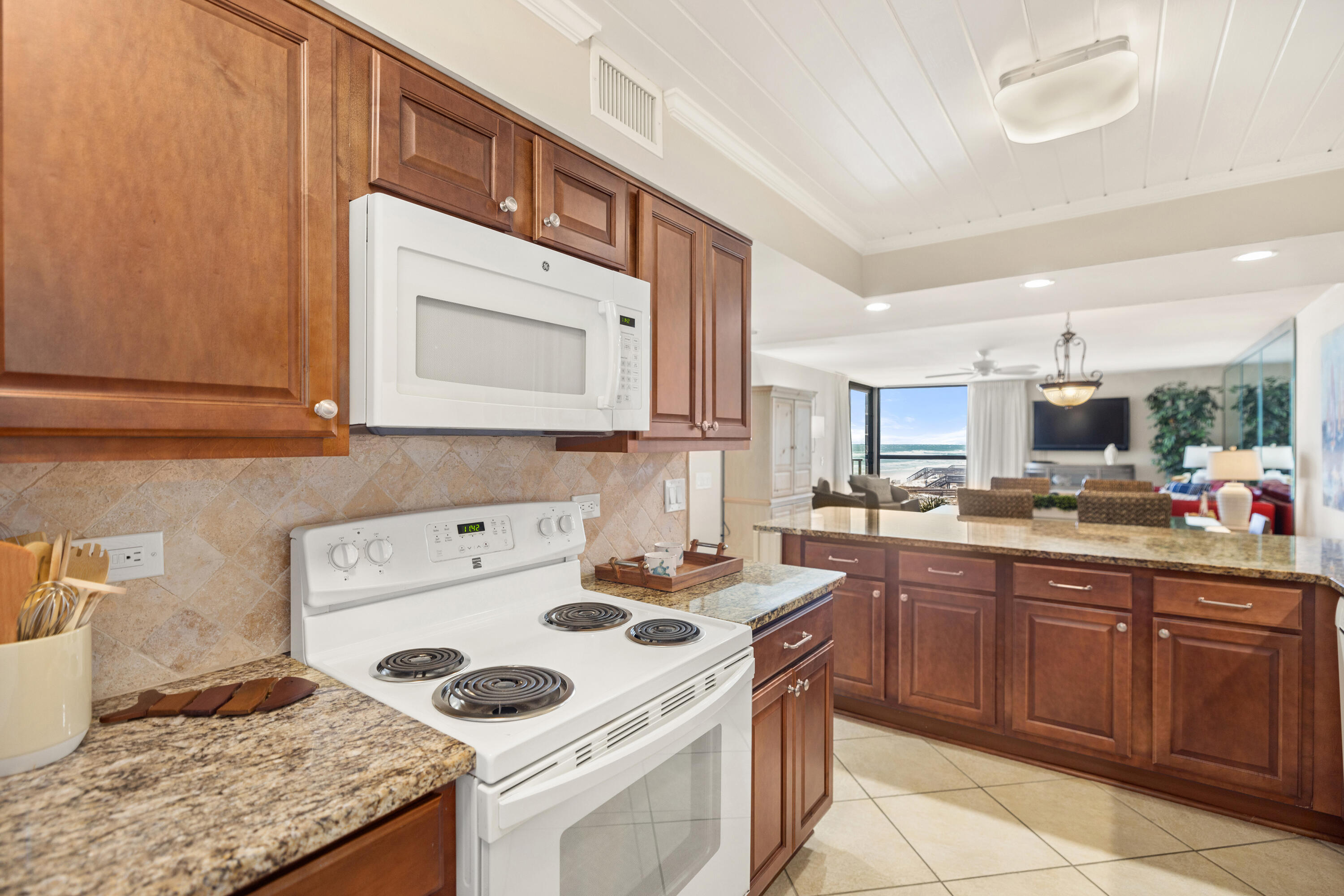 MAINSAIL CONDO PH 1 - Residential