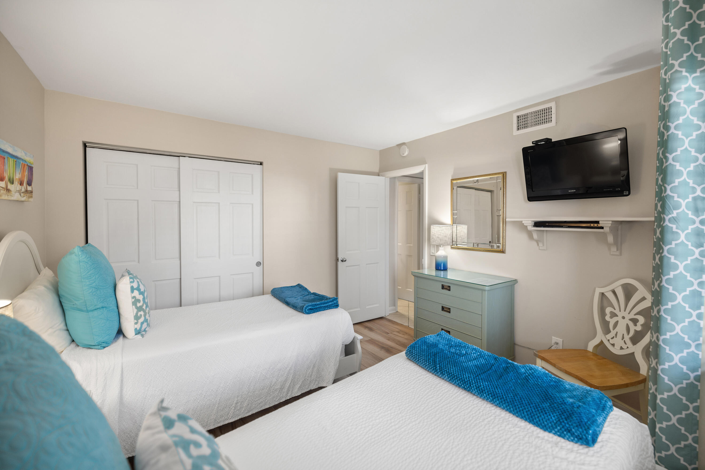 MAINSAIL CONDO PH 1 - Residential