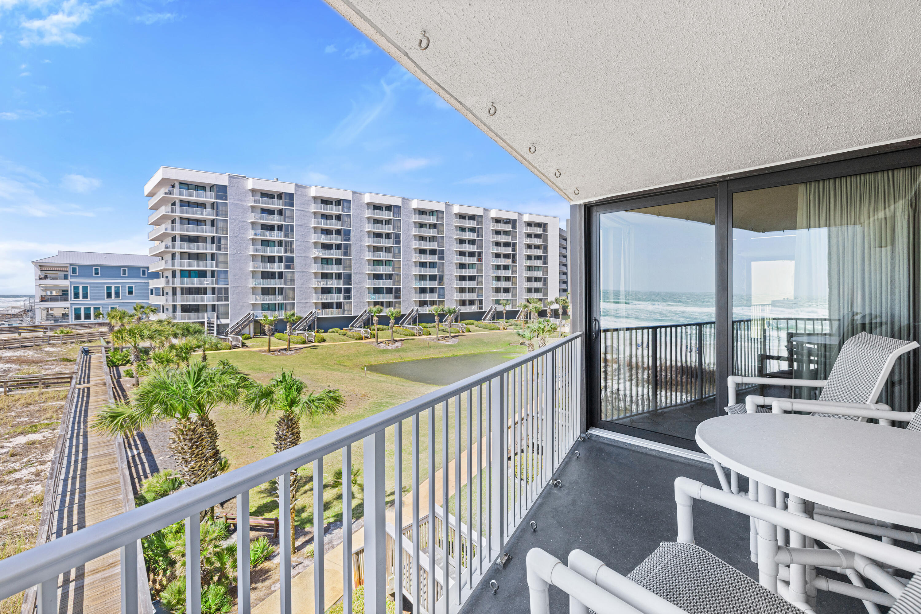 MAINSAIL CONDO PH 1 - Residential