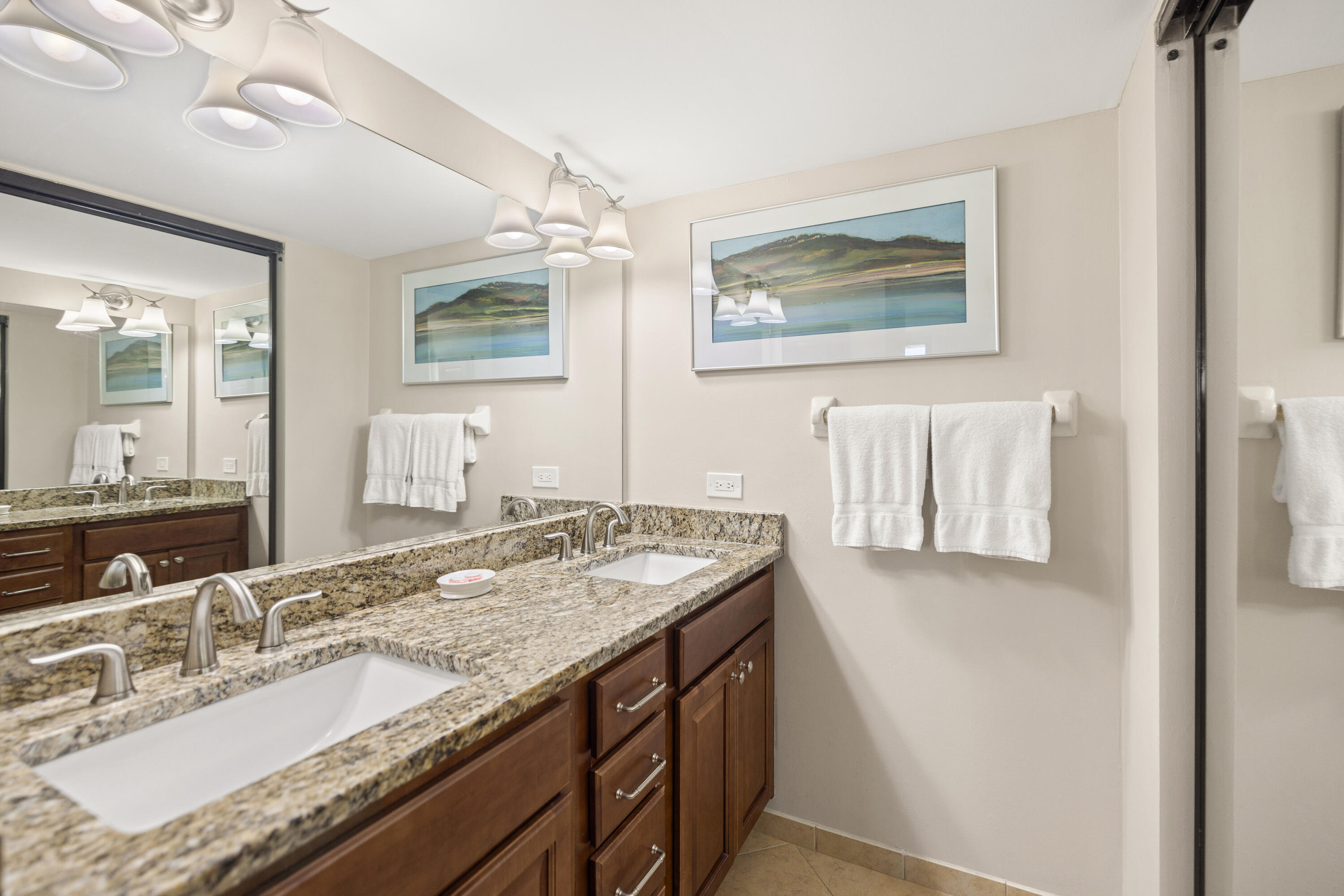 MAINSAIL CONDO PH 1 - Residential