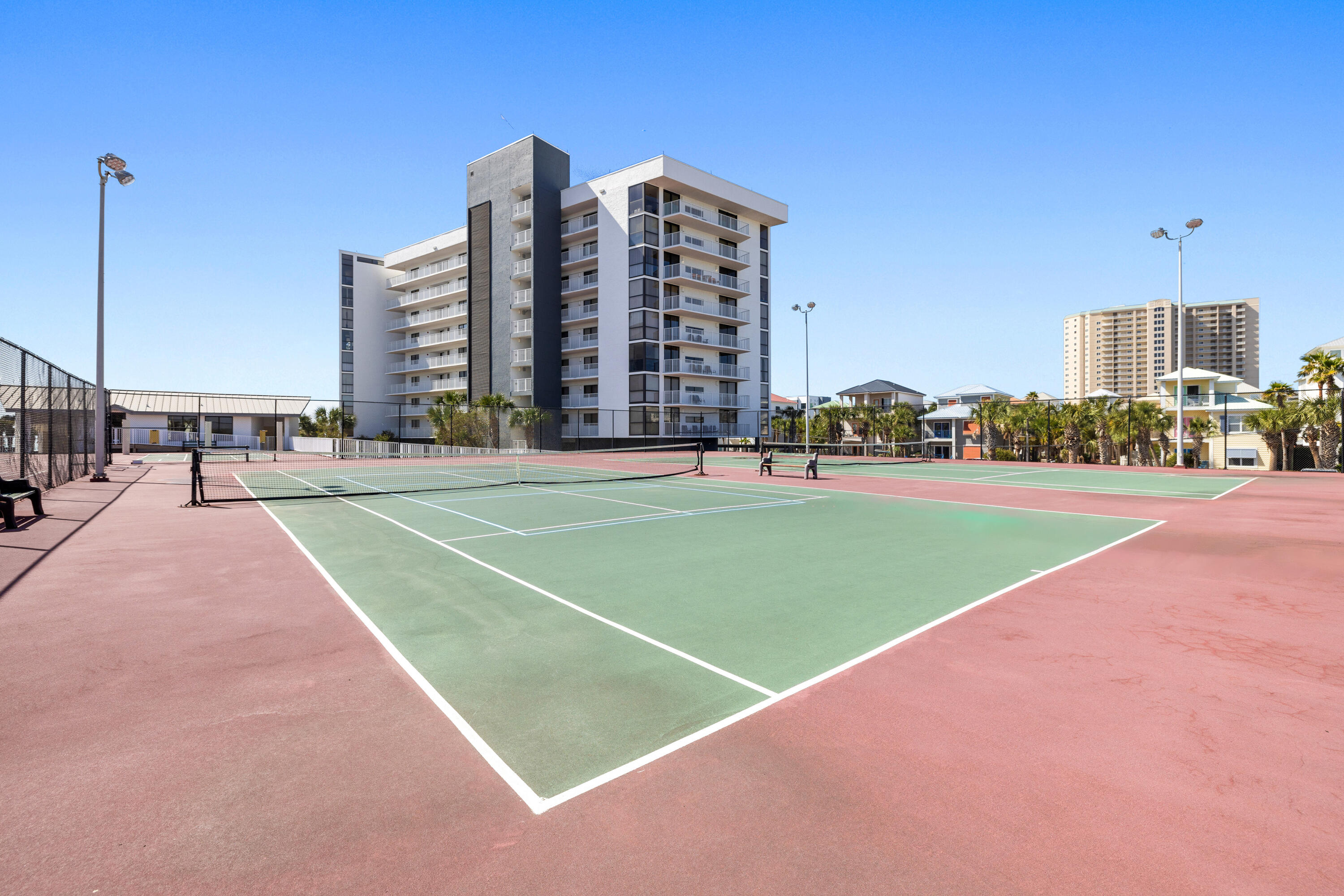 MAINSAIL CONDO PH 1 - Residential