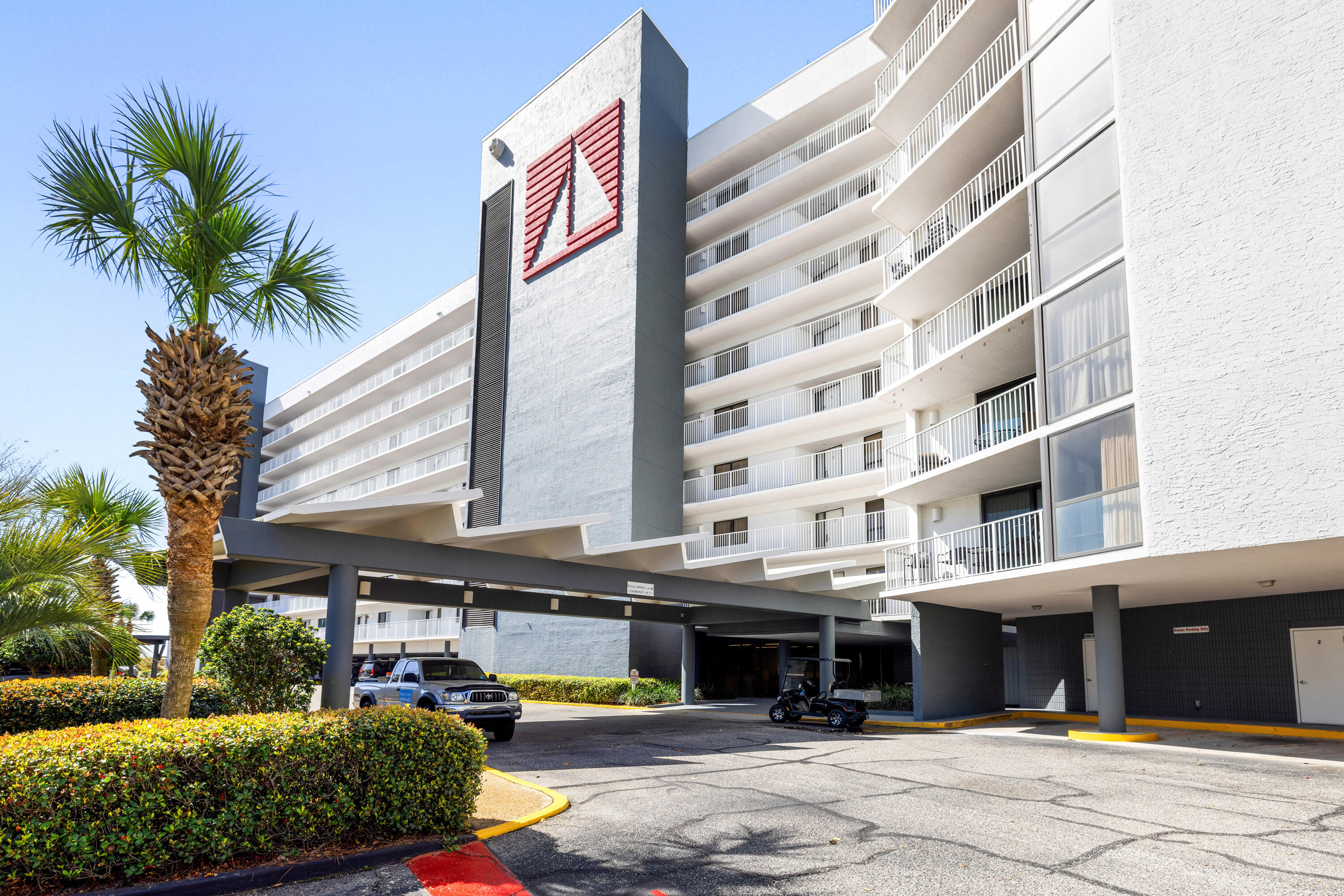 MAINSAIL CONDO PH 1 - Residential