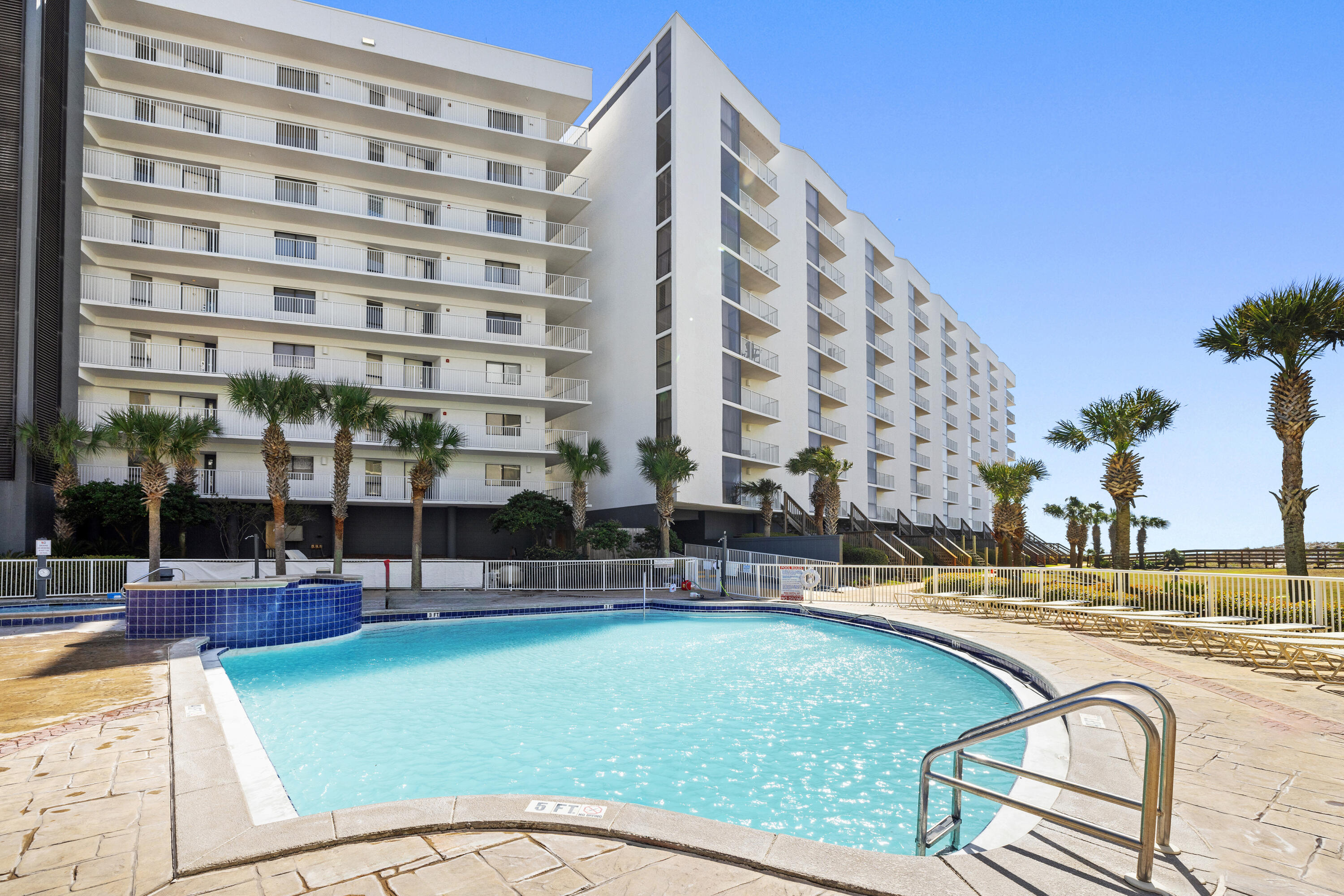 MAINSAIL CONDO PH 1 - Residential