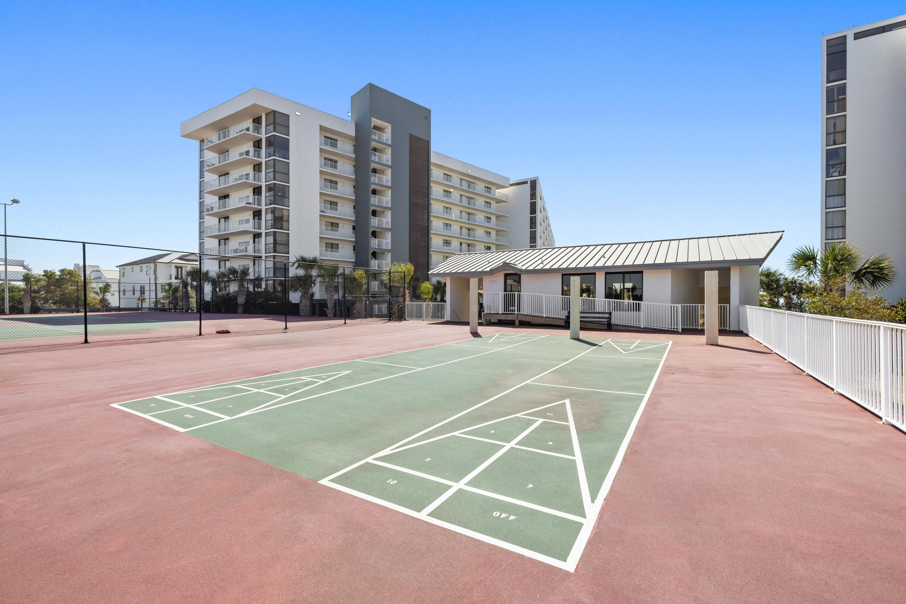 MAINSAIL CONDO PH 1 - Residential