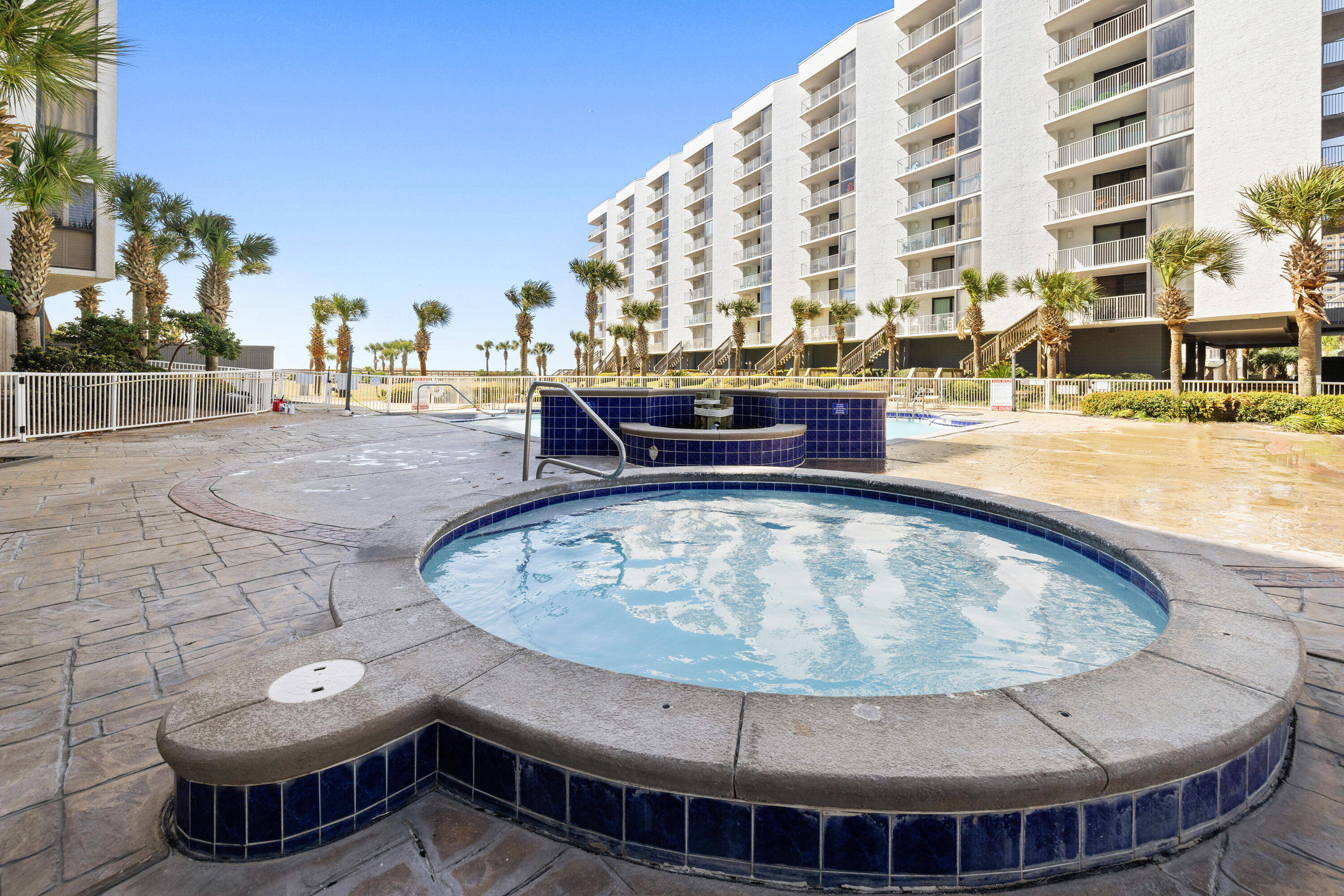 MAINSAIL CONDO PH 1 - Residential