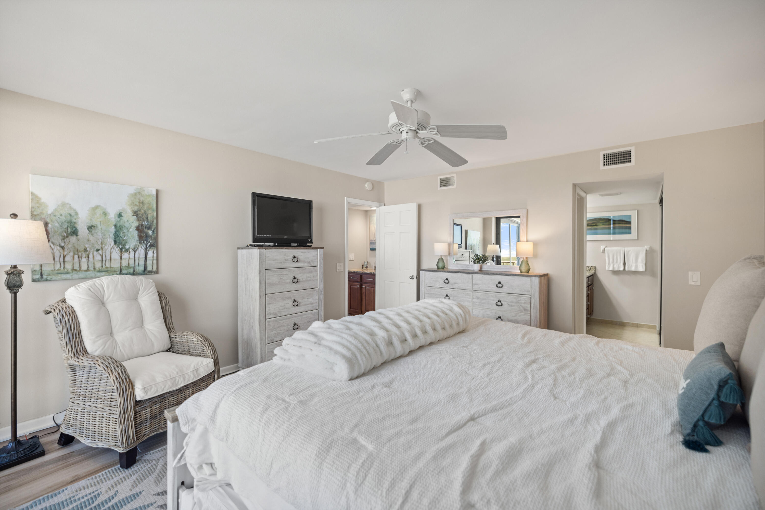 MAINSAIL CONDO PH 1 - Residential
