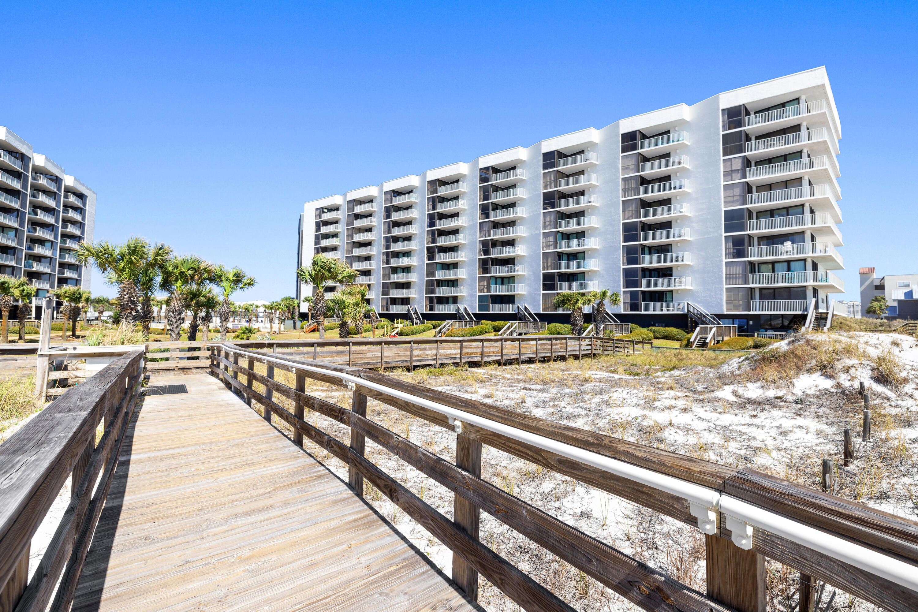MAINSAIL CONDO PH 1 - Residential
