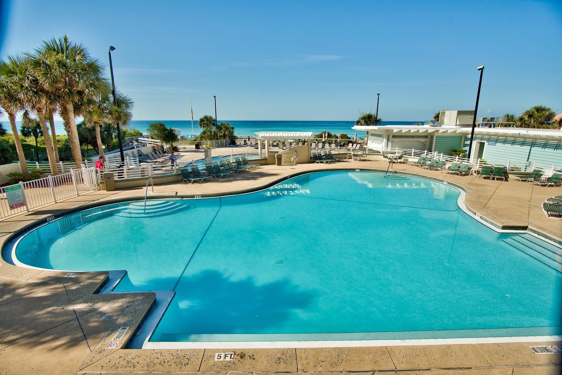 SUMMIT AT TOPS'L CONDO, THE - Residential