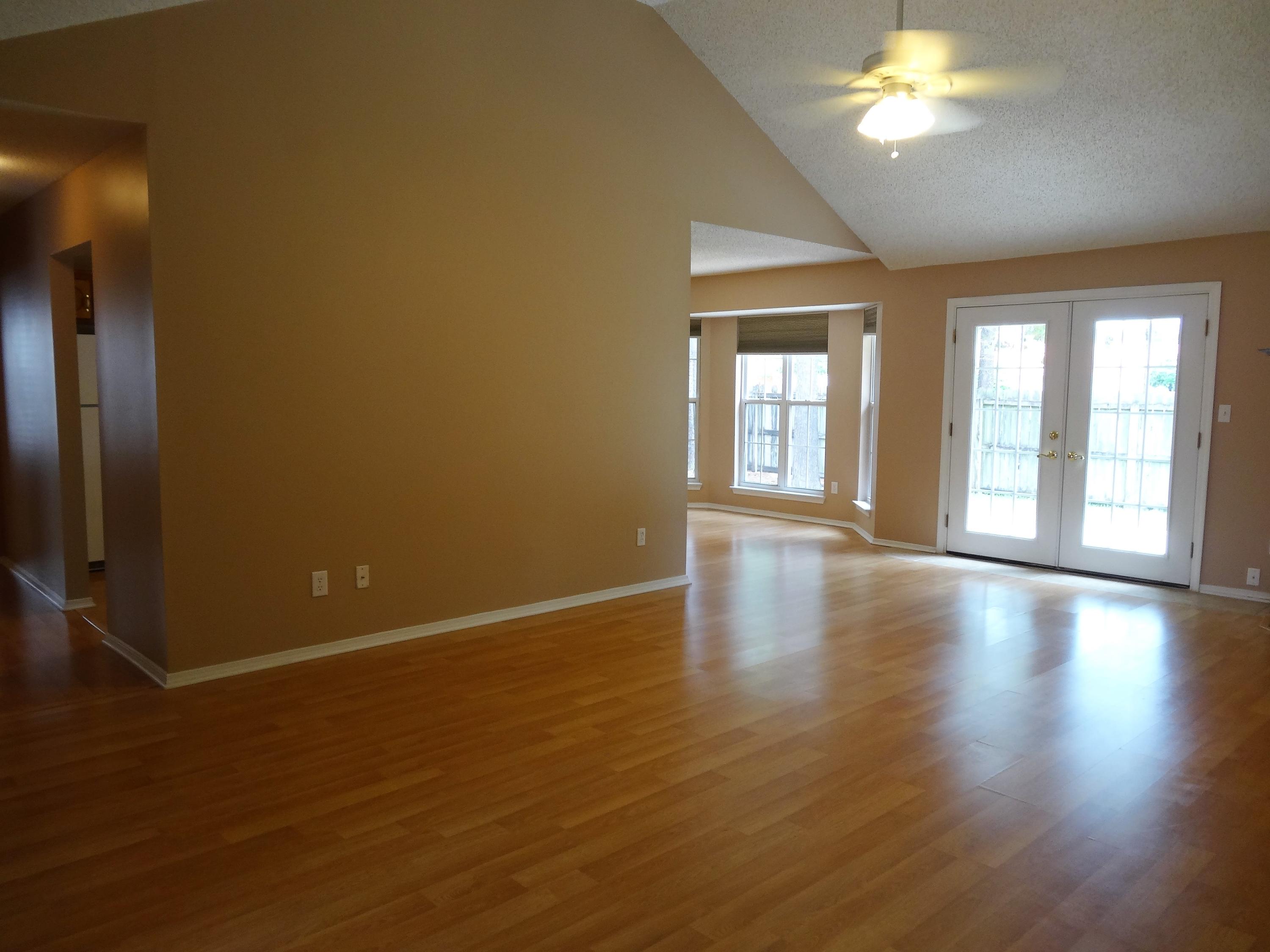 PARKWOOD SQUARE PH 2 - Residential