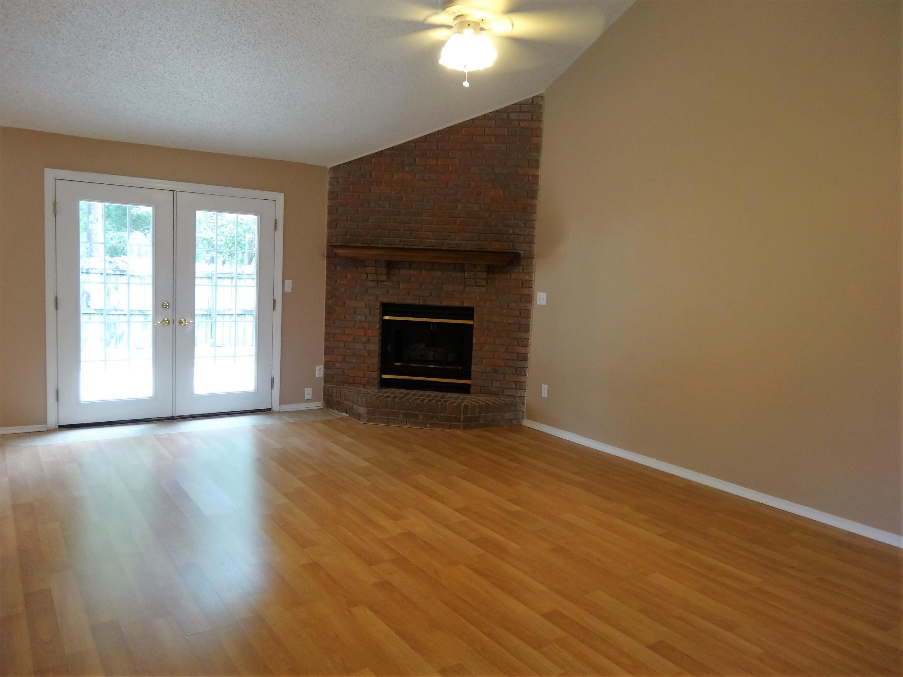 PARKWOOD SQUARE PH 2 - Residential