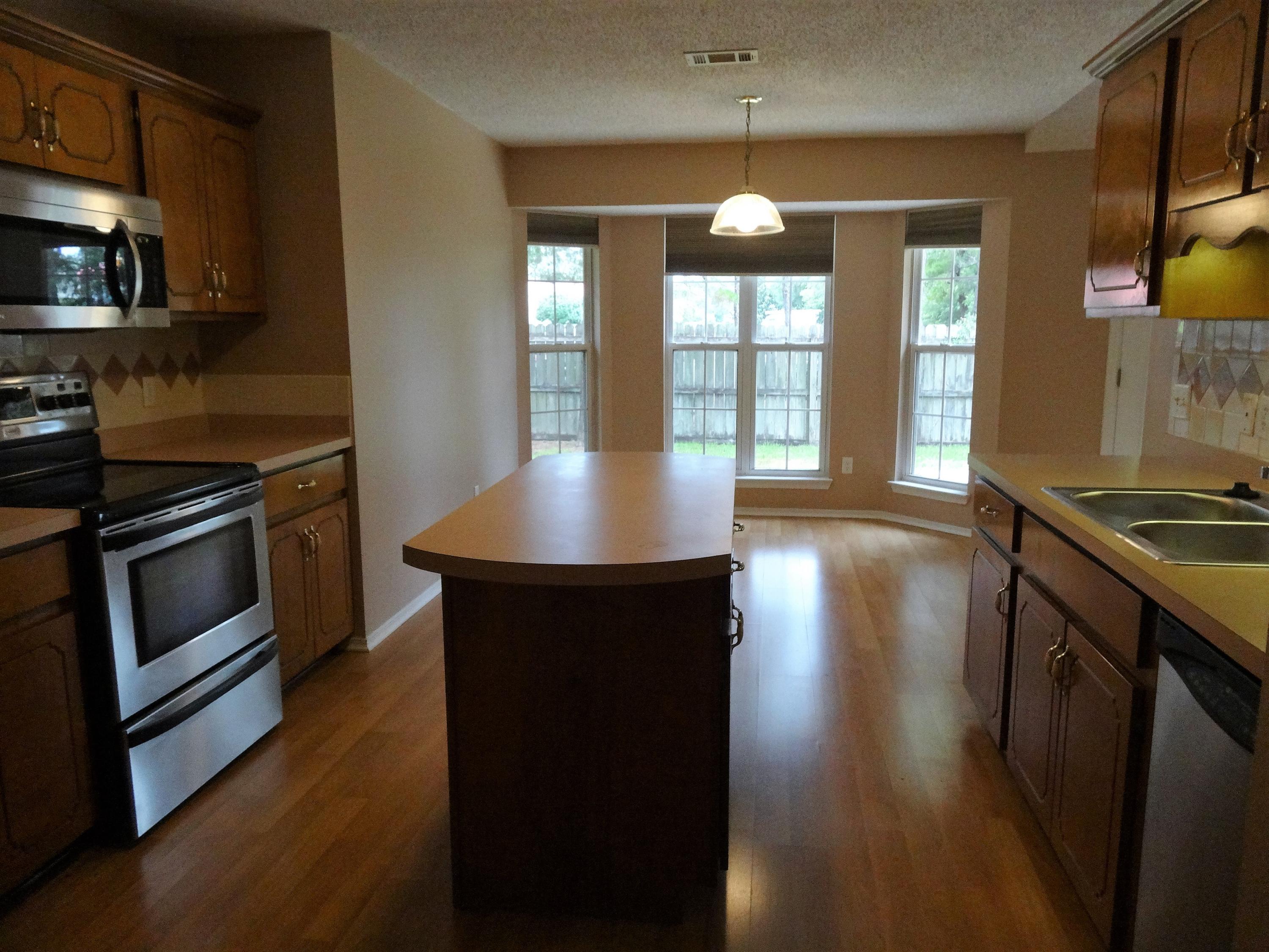 PARKWOOD SQUARE PH 2 - Residential