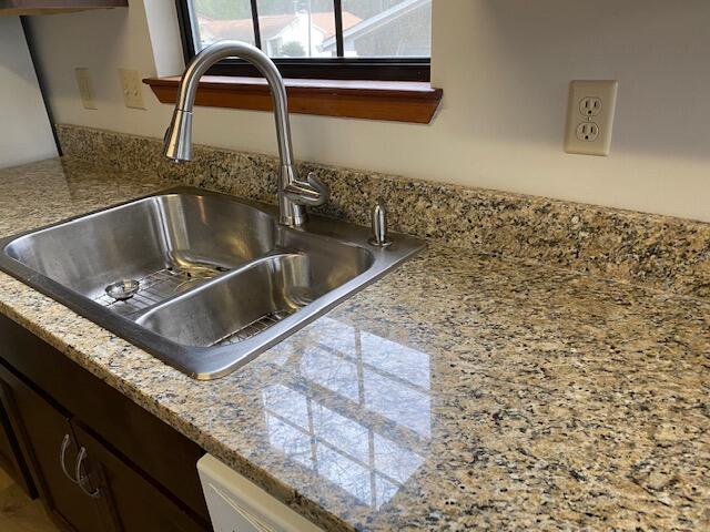 CREEKSIDE 4 - Residential Lease