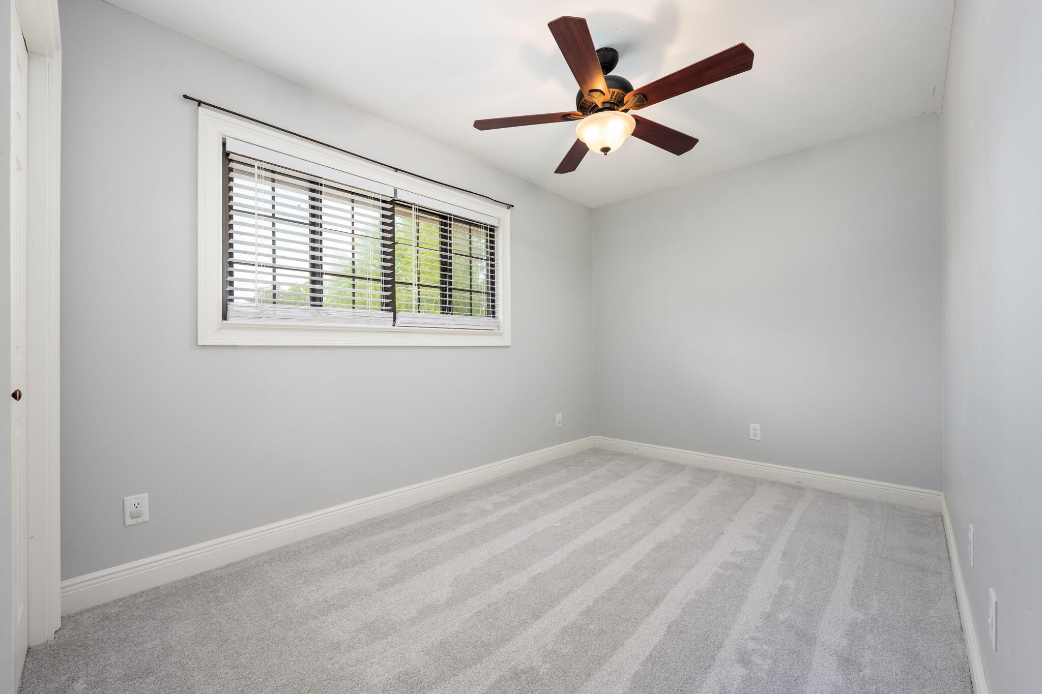 LAKE LORRAINE ESTATES - Residential