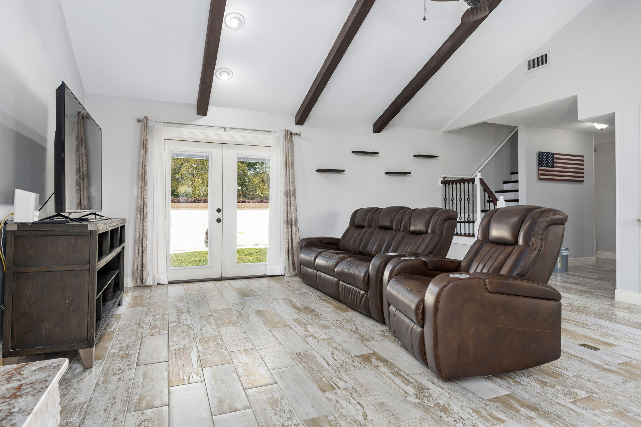 LAKE LORRAINE ESTATES - Residential