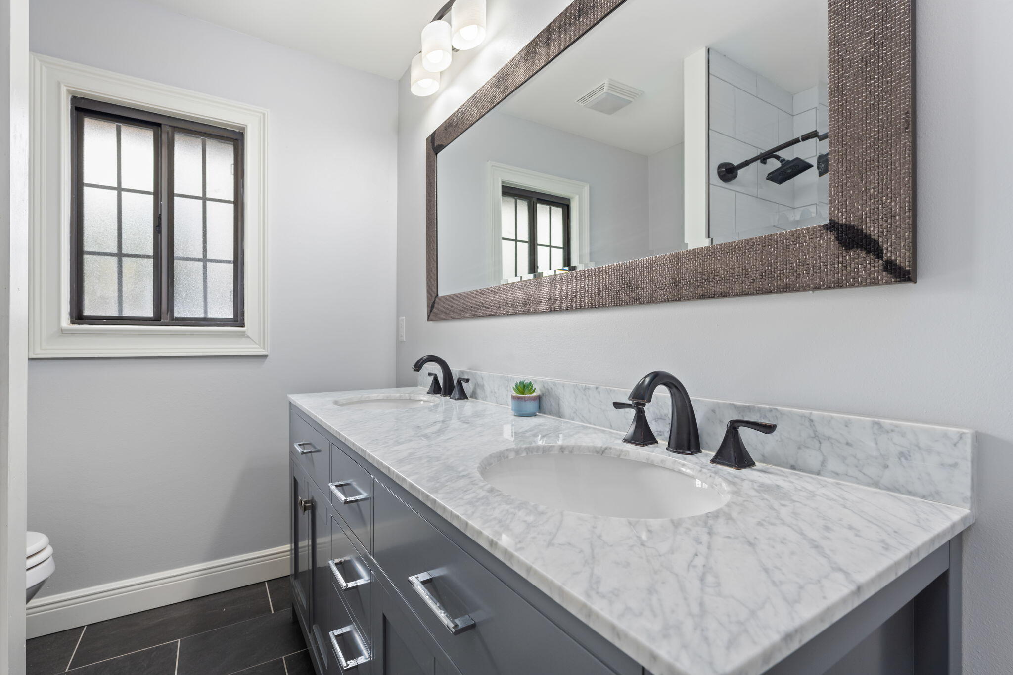 LAKE LORRAINE ESTATES - Residential
