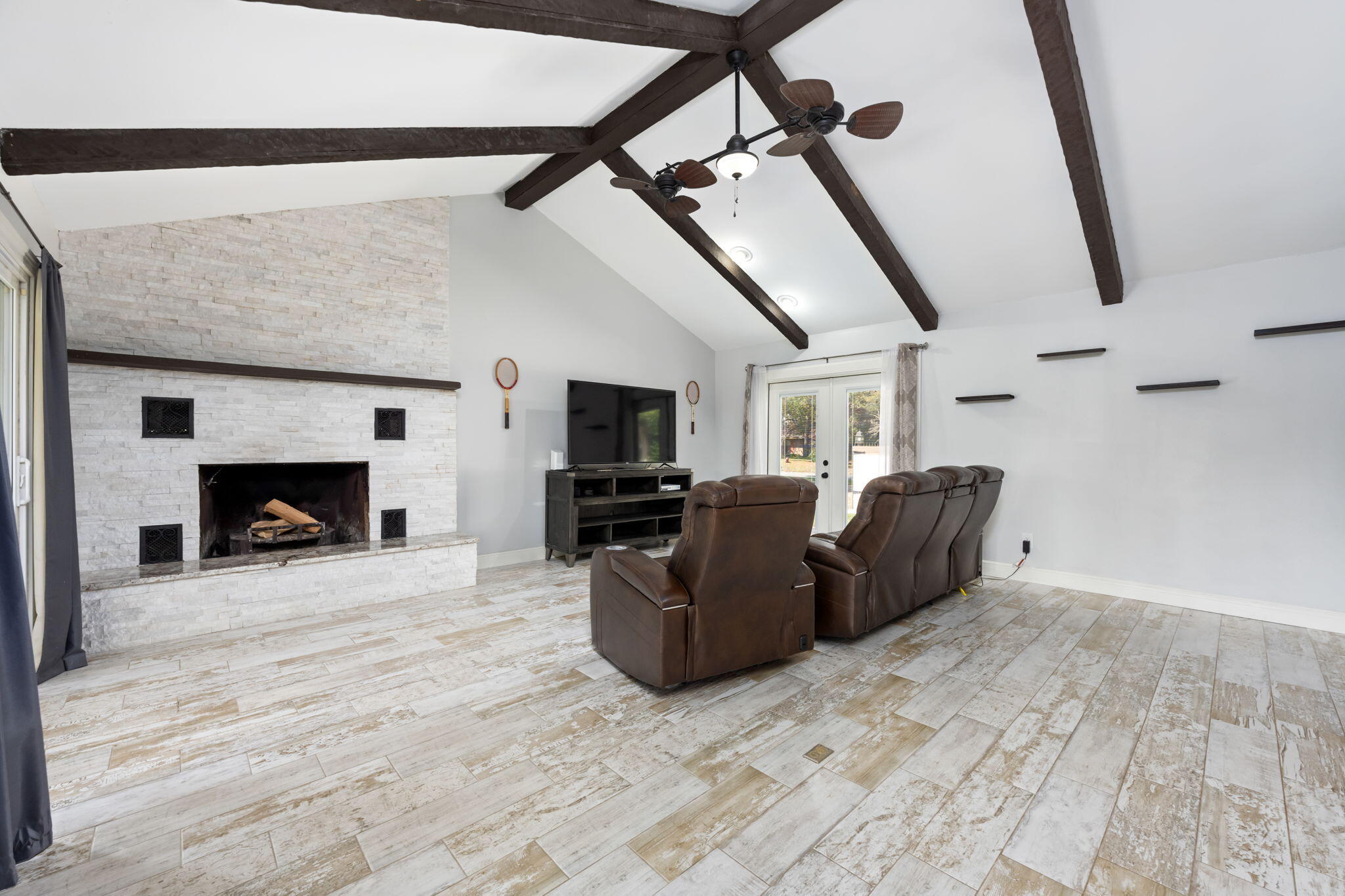 LAKE LORRAINE ESTATES - Residential
