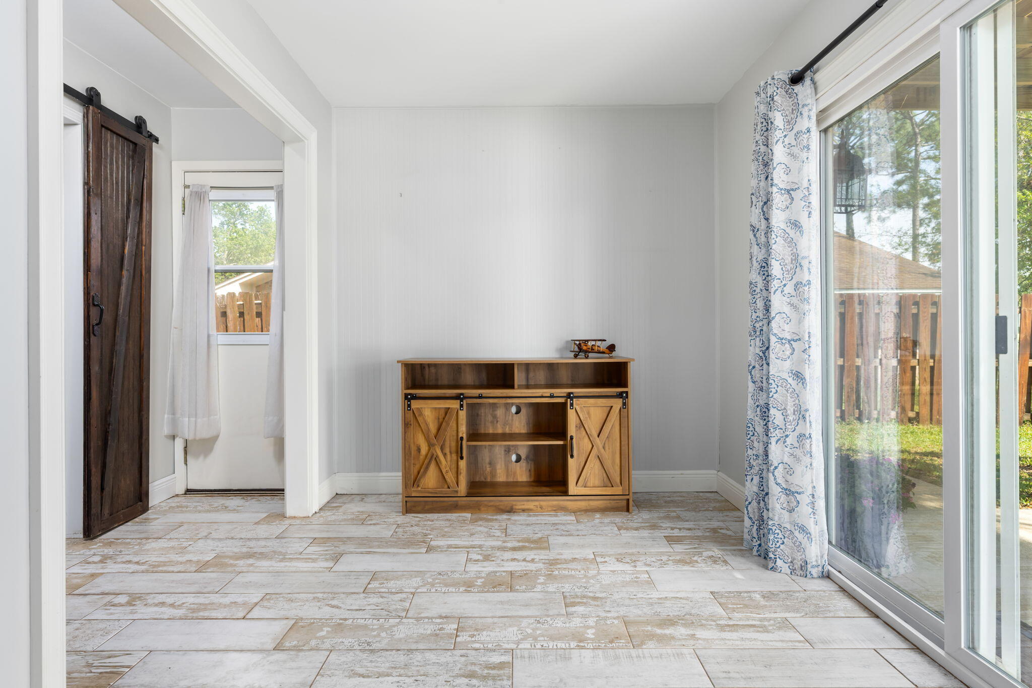 LAKE LORRAINE ESTATES - Residential