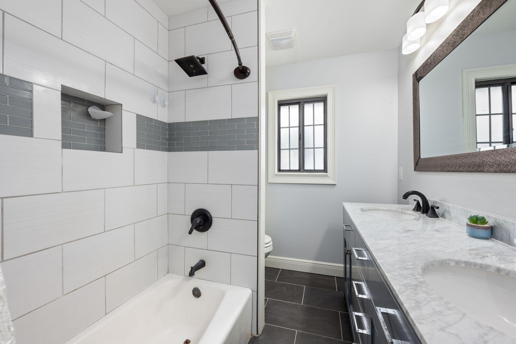 LAKE LORRAINE ESTATES - Residential