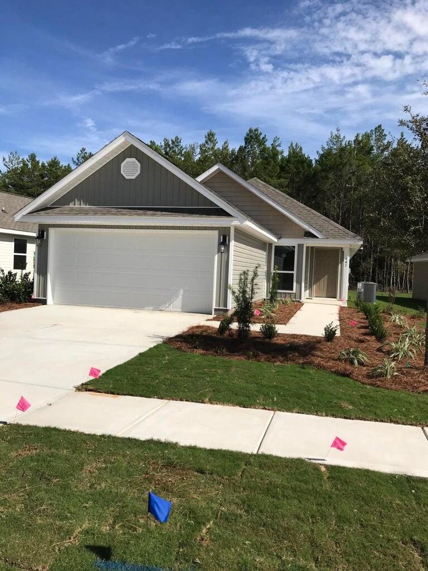Great 3br/2bath home in beautiful Hammock Bay. Pet friendly with FENCED IN BACK YARD. Rent includes over 150 cable channels, access to all pools, 24 hour gym, clubhouse, movie theater, tennis and basketball courts, playground, and Bay Club with fishing pier. Each yard is maintained - cut, fertilized, mulch and irrigation included in rent as well.