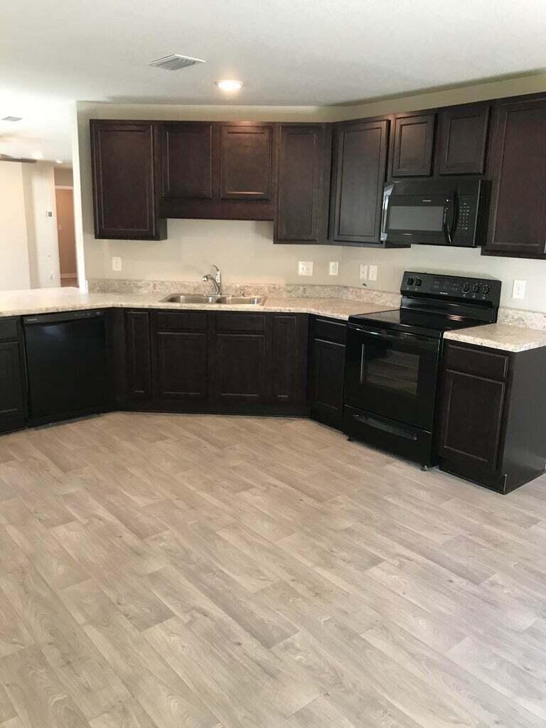 HAMMOCK BAY - Residential Lease