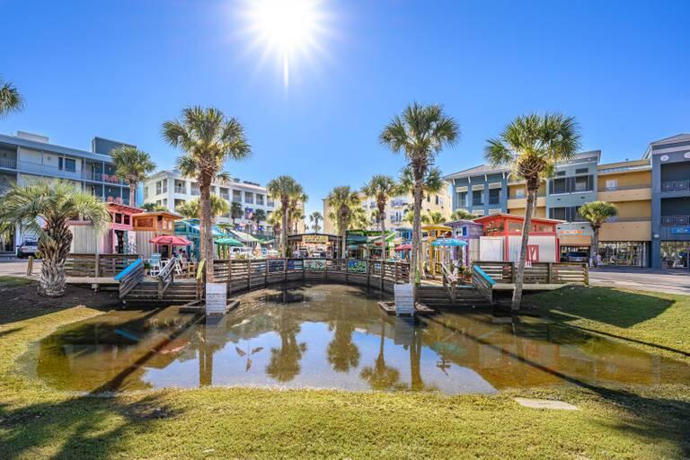Gulf Place Courtyard - Residential
