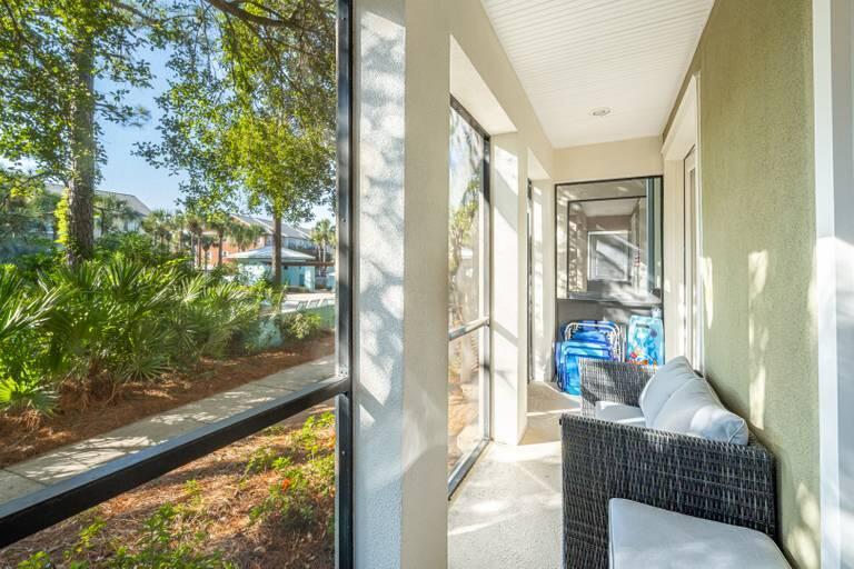 Gulf Place Courtyard - Residential
