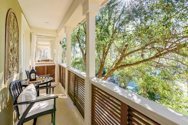 Gulf Place Courtyard - Residential