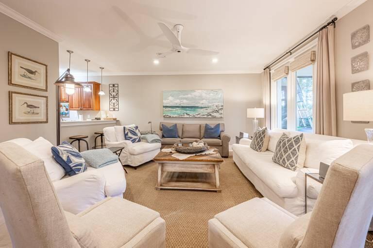 Gulf Place Courtyard - Residential