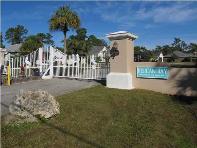 PELICAN BAY - Land