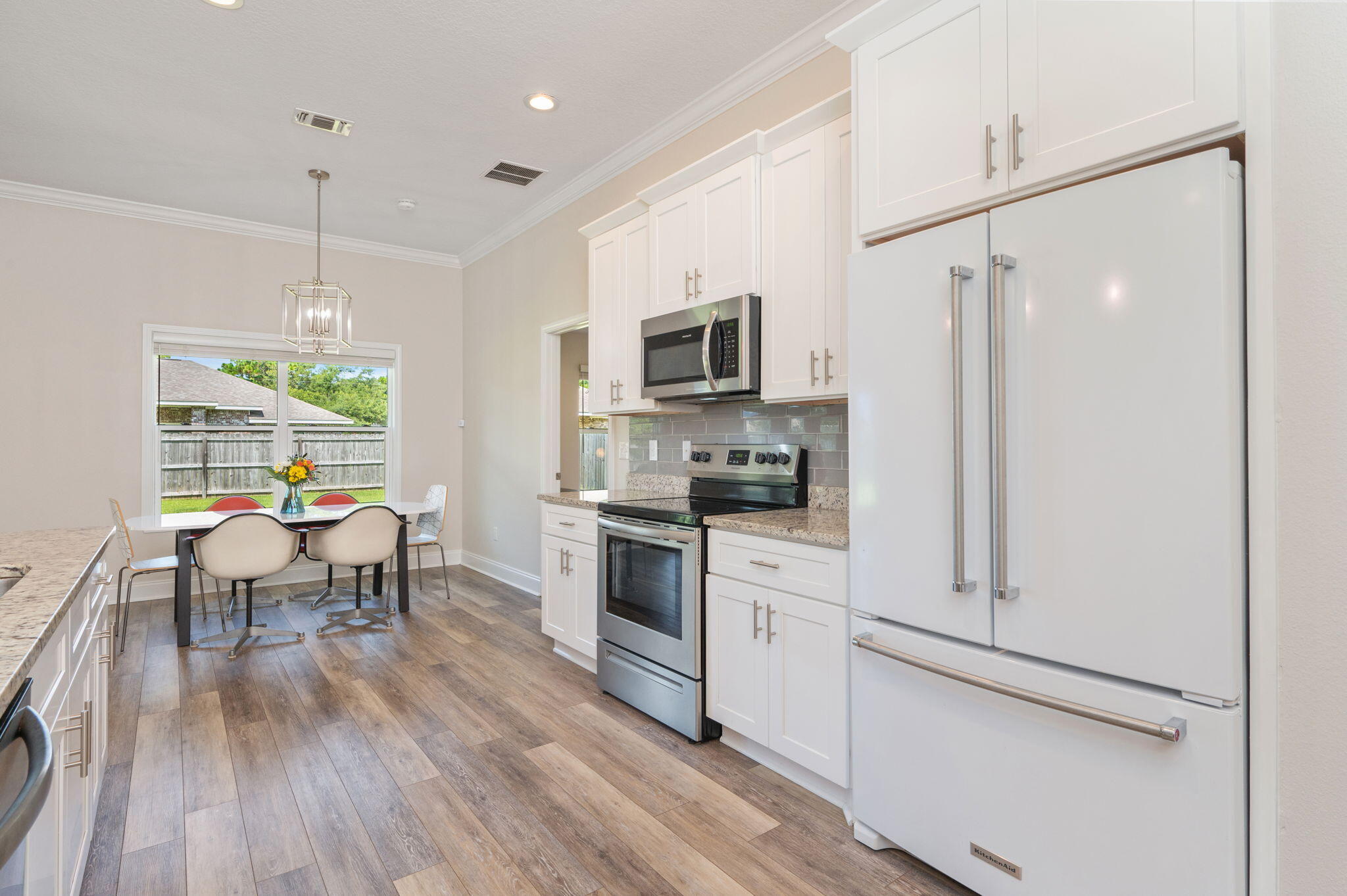 CRESCENT SHORES - Residential